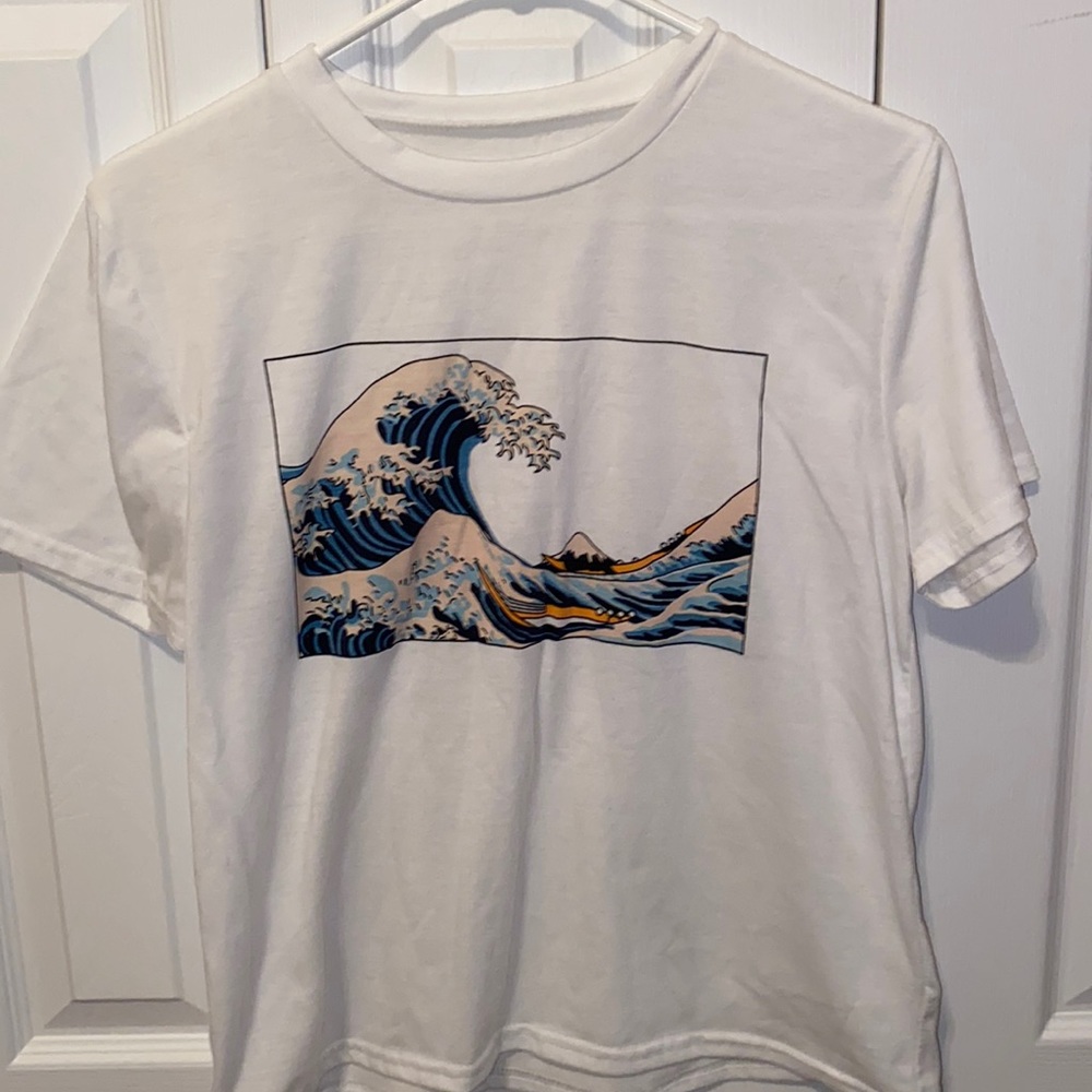 White tidal wave shein shirt size small